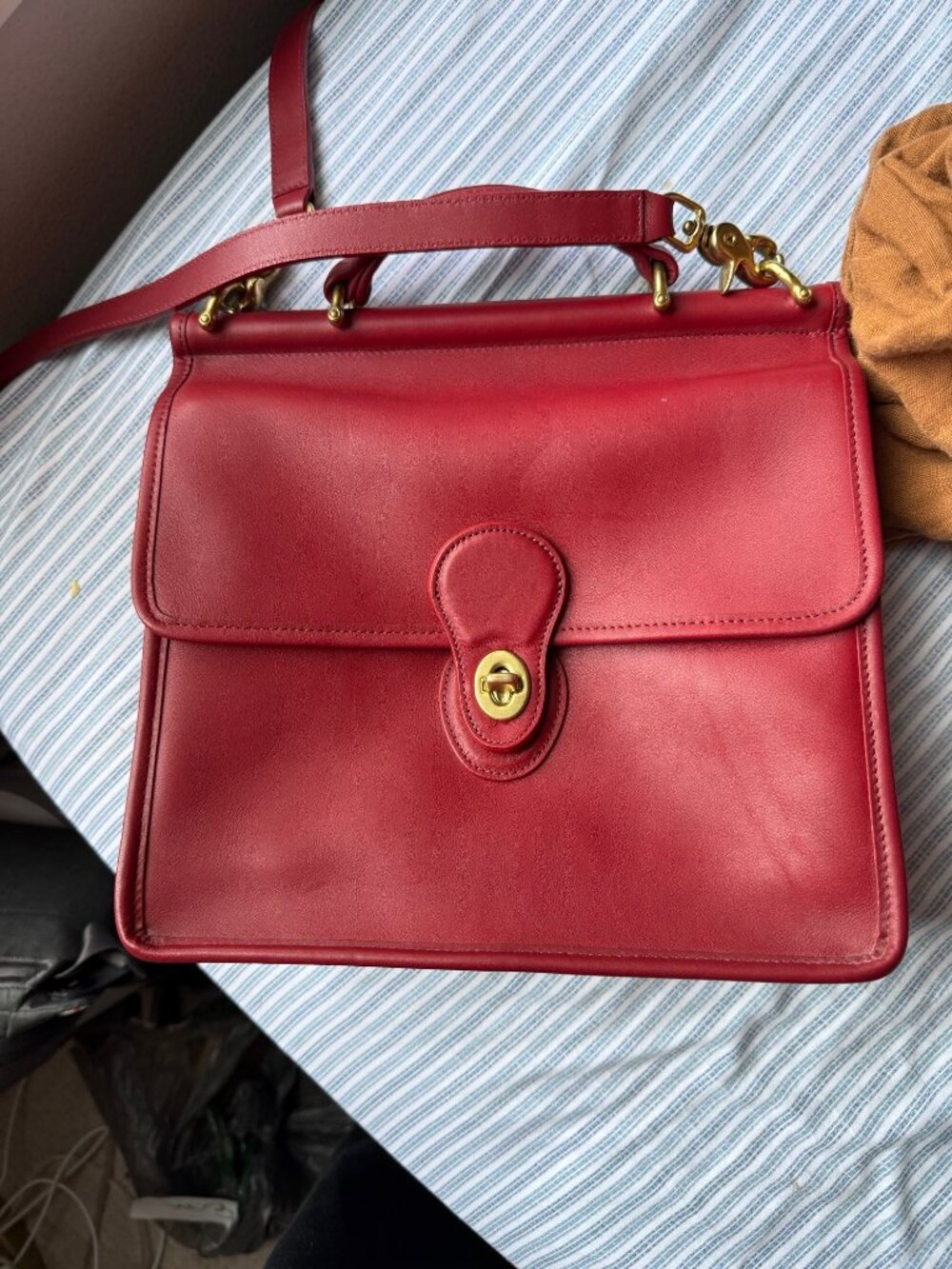 Vintage Coach Willis Bag - 9927 Burgundy